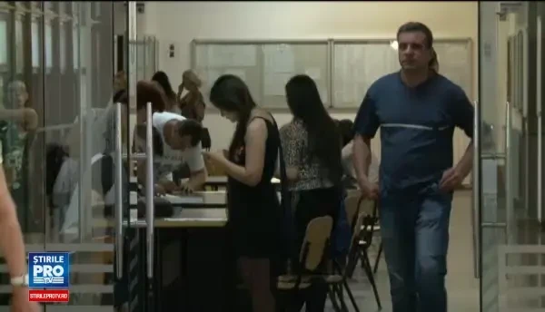 Facultatile la care tinerii se inscriu, desi vor iesi direct someri. Cate mii de actori produce anual invatamantul romanesc