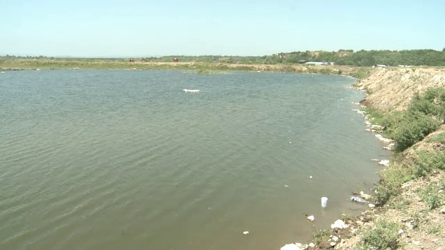 Un barbat din judetul Buzau a platit cu viata pentru cateva minute de racoare. Fiul sau a asistat neputincios la tragedie