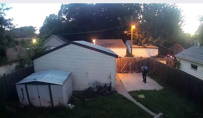 Scandal in Minneapolis. Un politist a fost filmat cand a impuscat 2 caini, fara sa fi fost atacat de animale. VIDEO