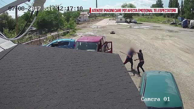 Patronul unei firme din Suceava, atacat cu o bata si un pistol dupa ce a recuperat o datorie. "Stiam ca-s oameni pasnici"