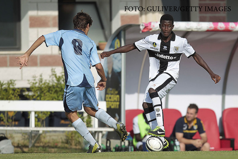 Un fotbalist ghanez de la Parma si-a ucis mama si sora. Cum a sperat sa scape de politia italiana