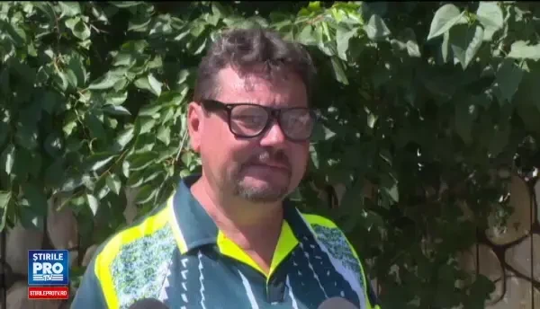 Un pictor amator dintr-un sat din Galati a ajuns celebru pentru desenele sale. Cum arata o scena copiata din Las Fierbinti