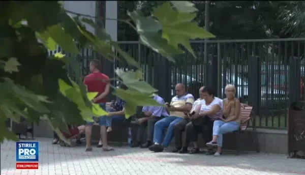 TITULARIZARE 2017. 30.000 de candidati au sustinut miercuri examenul. Nu prea sunt pregatit, dar am zis sa incerc