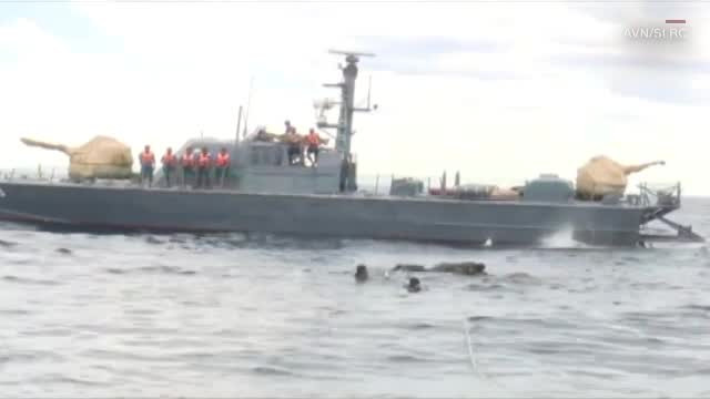 Momente emotionante in Sri Lanka. Un elefant este prins de curentii oceanului, dar este salvat in ultima clipa de marinari