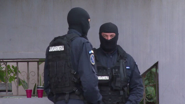 Traficanti de droguri, in vizorul DIICOT Ploiesti. Acestia livrau stupefiante de risc si mare risc