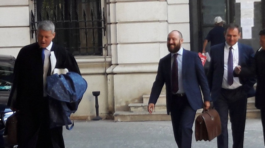 Traficant de arme turc, arestat in Romania. Barbatul ar fi procurata "o nava de razboi prototip" din SUA pentru iranieni