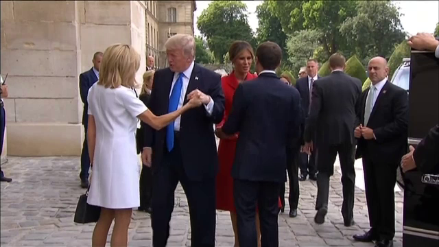 Donald Trump a ajuns la Paris. Presedintele SUA va participa alaturi de Emmanuel Macron la parada de Ziua Frantei