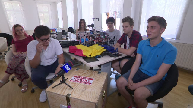 Lotul Romaniei de Robotica merge la Olimpiada din SUA pe pe banii proprii. "Un parinte a facut o sponsorizare considerabila"