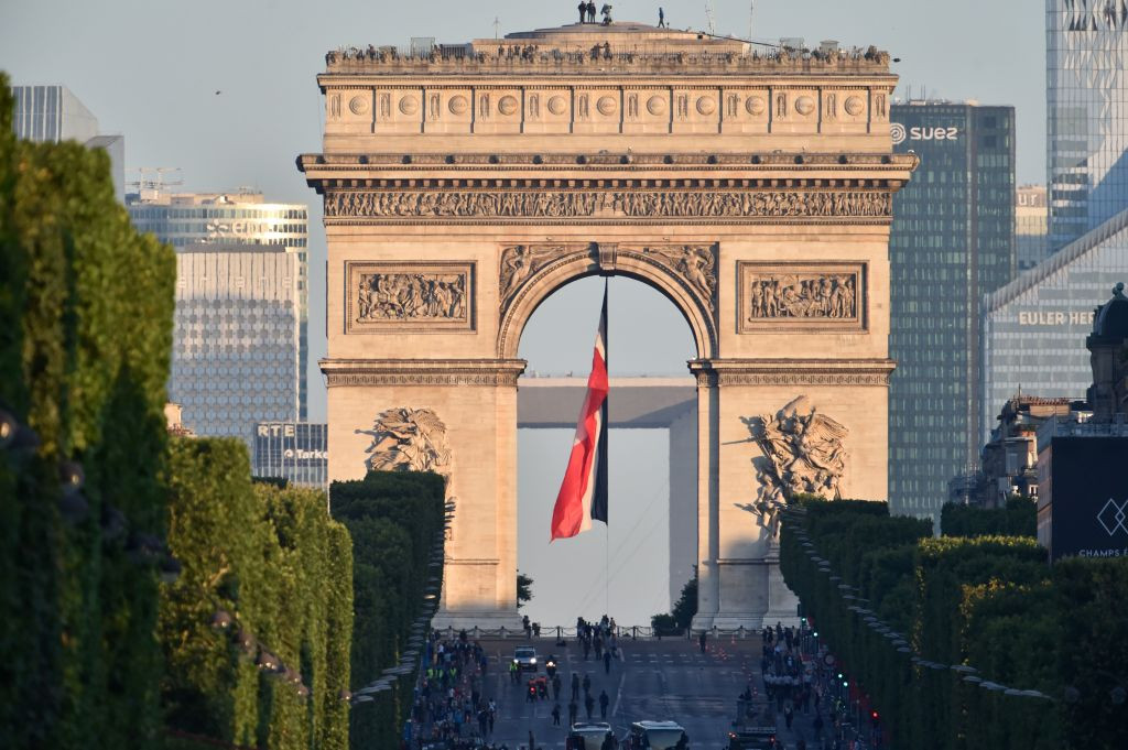 Presedintele Trump si-a incheiat vizita la Paris, dupa parada de pe Champs-Elysees. Mesajul lui Macron de Ziua Frantei. FOTO