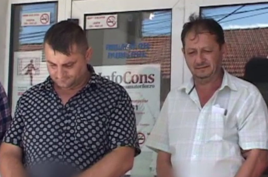 Barbatul care insela oameni care voiau sa faca un schimb valutar, prins de politie. Complicele lui, arestat si el