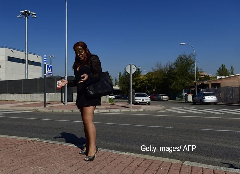 Un barbat a vrut sa isi asasineze sotia, ca sa ramana alaturi de amanta prostituata. Cati ani de inchisoare a primit