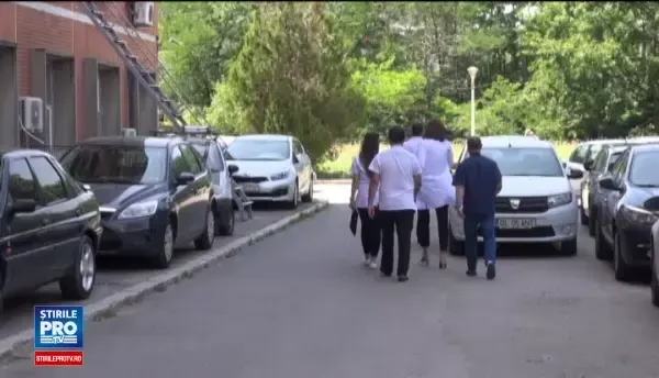 Parintii copilului din Galati, care a murit dupa ce s-a inecat cu boabe de porumb, ii acuza pe medici de neglijenta