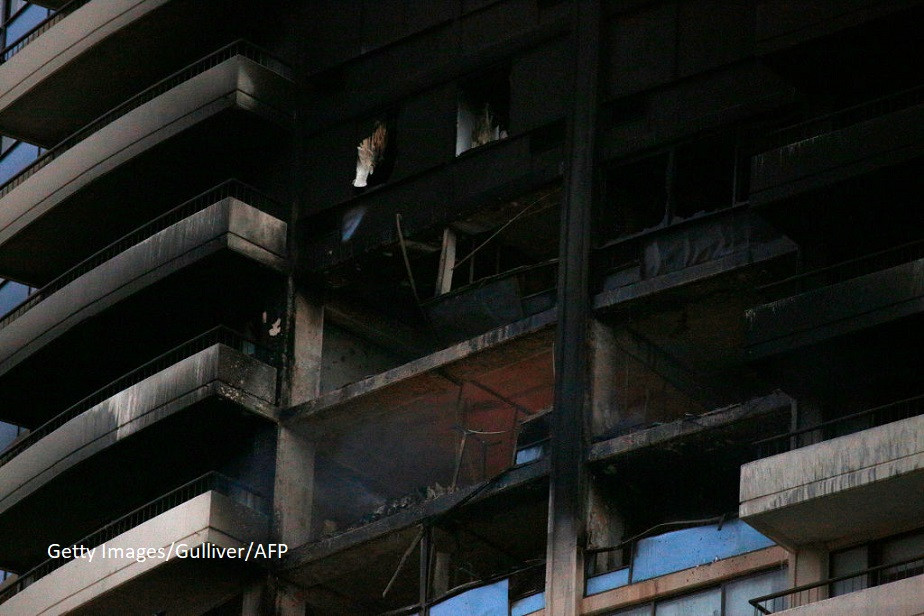 Incendiu la ultimele etaje ale unui zgarie-nori din Honolulu. Cel putin 3 oameni au murit si 12 sunt raniti