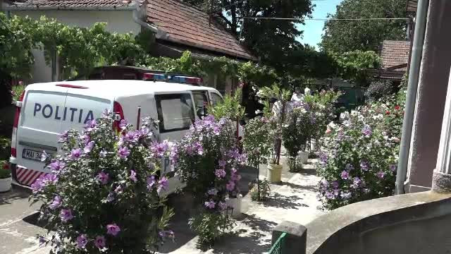 Femeie din Alba Iulia, ucisa in propria casa. Fiul victimei a fost gasit in stare grava, incuiat in baie