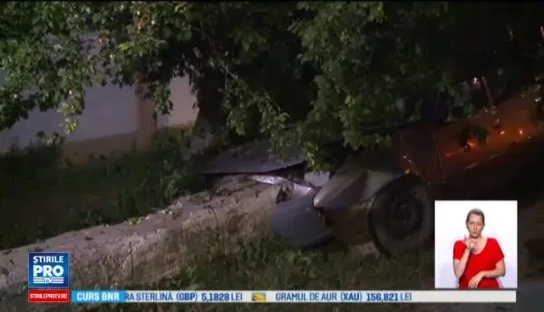 Doi oameni au murit iar o persoana a fost ranita grav, dupa ce au fost loviti de o masina in timp ce se intorceau de la munca