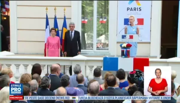 Dragnea si Kovesi s-au intalnit la receptia de Ziua Frantei. Toata viata o sa stam la cozi in Romania