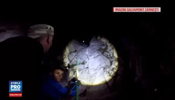 11 turisti din Ungaria, recuperati din Piatra Craiului, dupa ce au ramas blocati. Operatiunea a durat 12 ore