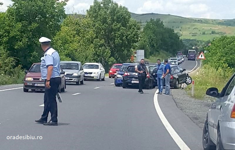 Accident bizar produs de un sofer baut, intre Sighisoara si Sibiu. A lovit 3 masini dupa ce a intrat pe contrasens