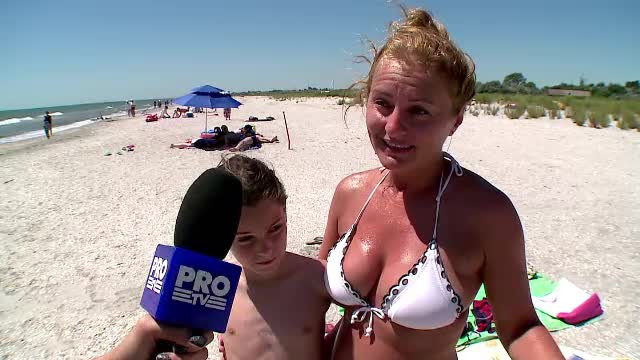 Plajele de la Corbu si Vadu, candva salbatice, atrag acum nenumarati turisti. Problemele cu care se confrunta acestia