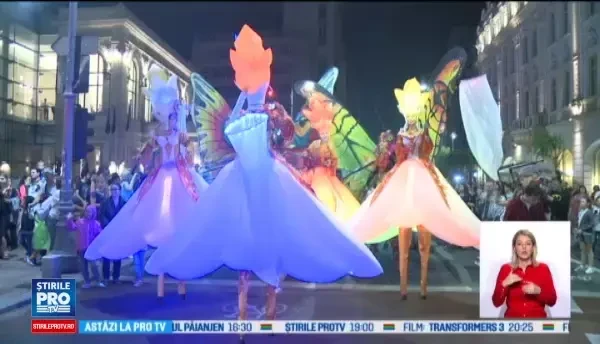 Festival de teatru de strada in Bucuresti. Samba si jonglerii cu torte, in centrul Capitalei