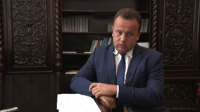 Prezenta scazuta la concursul de directori in licee. Ministrul Pop, suparat: "Asta e din cauza atacului asupra sistemului"