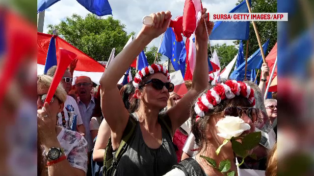 Proteste ample in Polonia fata de modificari ale legislatiei care ar oferi parlamentului control asupra justitiei