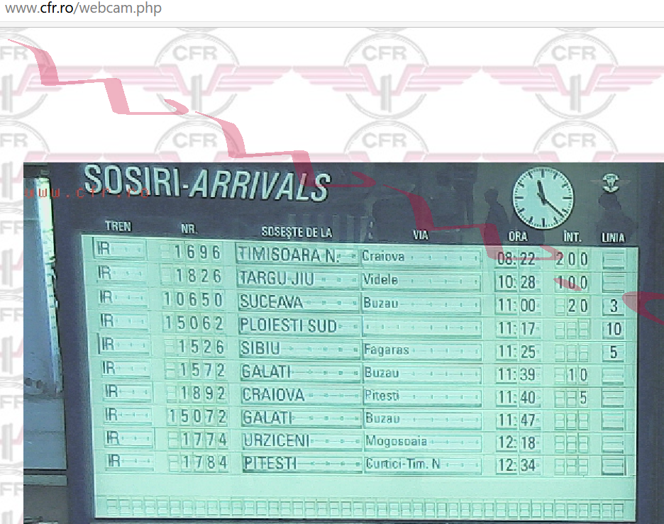 Incident uluitor. O garnitura a ramas pe camp, dupa ce legatura dintre locomotiva si vagoane a cedat. Reactia CFR Calatori