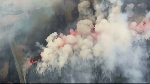Stare de urgenta in Canada, din cauza a 160 de incendii. Zeci de mii de locuitori au fost evacuati