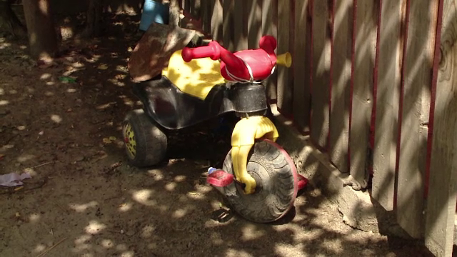 Poveste de groaza in Vaslui. Copila cu dizabilitati psihice, abuzata sexual de un unchi si un verisor