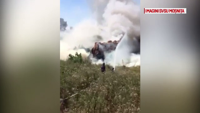 Accident grav langa Timisoara. O vidanja a luat foc dupa un dublu impact si doua persoane au ajuns la spital