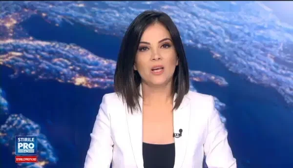 Charlize Theron a facut senzatie la premiera noului ei film, Atomic Blonde. Cum a aparut imbracata pe covorul rosu