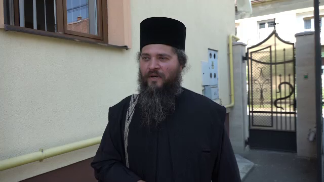 Un nou scandal cu conotatii indecente zguduie Biserica. Staret demis dupa o discutie deocheata purtata cu un student