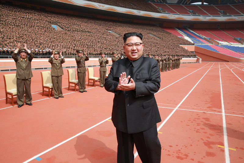 Kim Jong-un amână lansarea rachetelor în zona Insulei Guam