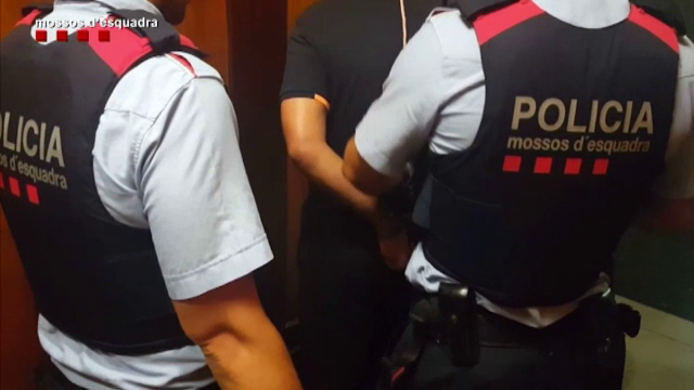 Escrocheria pusa la cale de o banda formata de hoti romani, la Barcelona. Sase persoane au fost arestate