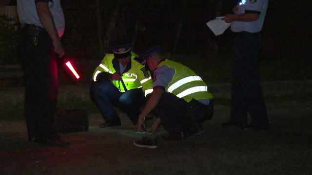 Trei dintre tinerii care au atacat un echipaj al poliţiei de frontieră, în arest la domiciliu