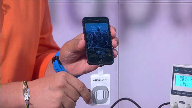 iLikeIT. De acum, cand mergem la restaurant punem telefonul pe masa si se incarca wireless. Dispozitivul care elimina firul