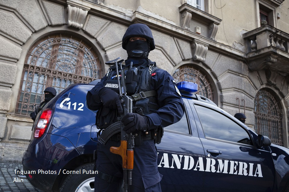 Dosar rușinos la Jandarmeria Română. Zeci de angajați, acuzați de camătă