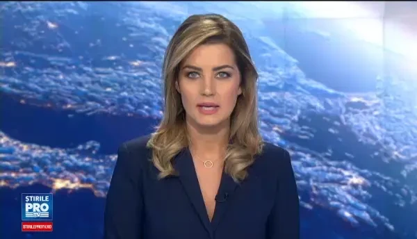 Incident bizar pe un camp in Arges. Un sofer a ambalat atat de tare motorul incat a dat foc la miriste si la masina