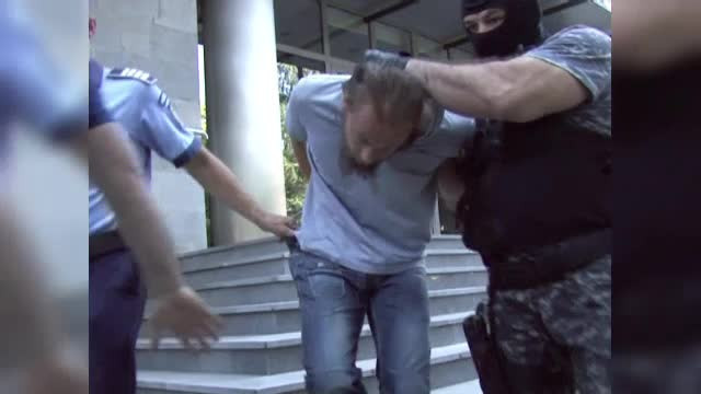 Barbatul care l-a ucis pe politistul din Suceava NU regreta, in continuare, crima, dar vrea sa fie cercetat in libertate