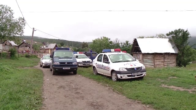 Tata arestat dupa ce a incercat sa-si omoare fiul. Barbatul spune ca era baut si nu-si aminteste de ce l-a injunghiat