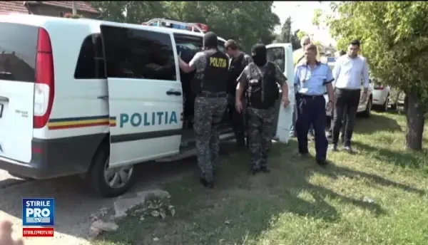 Suspectul in cazul unei crime brutale din Alba Iulia prins dupa ce a comis si al doilea omor, in Botosani
