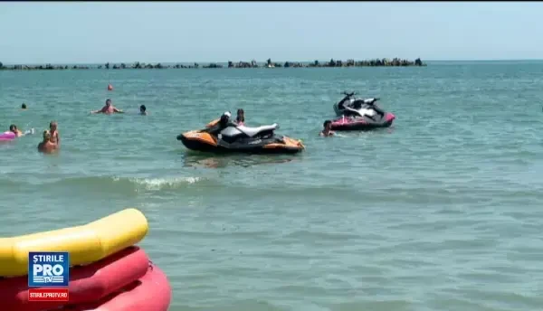 Unul dintre cei mai experimentati salvamari de pe litoral, accidentat grav de un adolescent de 16 ani. Filmul incidentului