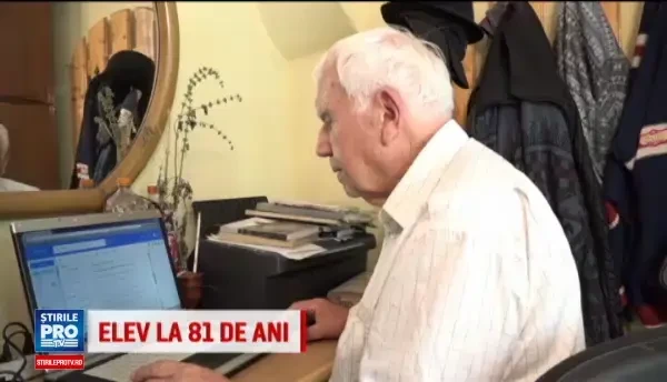 La 81 de ani, un bunic a absolvit o scoala postliceala de analist programator