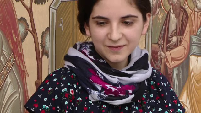 Ce trebuie sa stie parintii care aleg educatea copiilor acasa. Cum a reusit o tanara din Neamt sa fie sefa de promotie