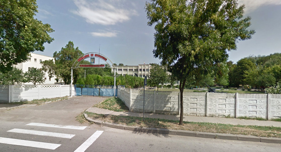 Trei cetateni americani sunt anchetati dupa ce au intrat intr-o unitate militara din Barlad. Ce cautau barbatii