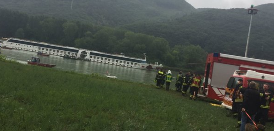 Misiune dificila pentru autoritatile austriece, dupa ce o nava de croaziera a luat foc pe Dunare: 200 de persoane evacuate