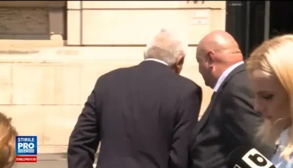 Noul statut al Politistului, cerut de premier si sindicate. Jumatate dintre agenti nu lucreaza pentru cetateni