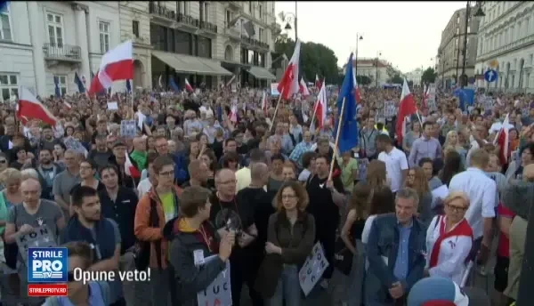Presedintele Poloniei recurge la dreptul de veto impotriva controversatelor reforme din justitie. Anuntul lui Andrzej Duda