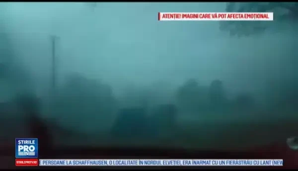 Turistii din campingul din Bihor spulberat de furtuna ar fi fost avertizati de autoritati ca sunt in pericol