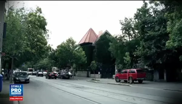 Experiment Stirile ProTV: Cat de usor poate distruge o furtuna un acoperis. Nu trebuie facut dupa ureche